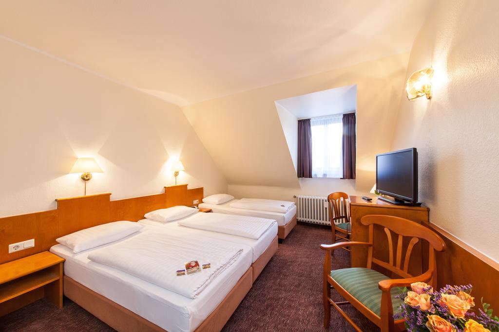 Hotel Ahl Meerkatzen Kolín nad Rýnem Pokoj fotografie